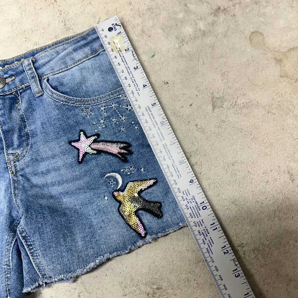 Vigoss Girls Size 12 Denim Shorts Blue Distressed Embellished Applique Jean‎